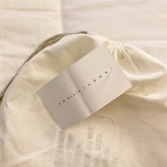 A.B. Ellie Sophie Veil Chapel Length - Picture 9 of 11